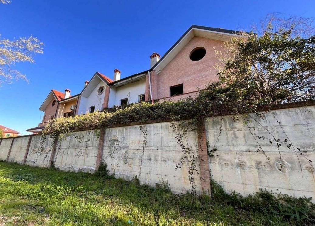 Villa nuova a Assago