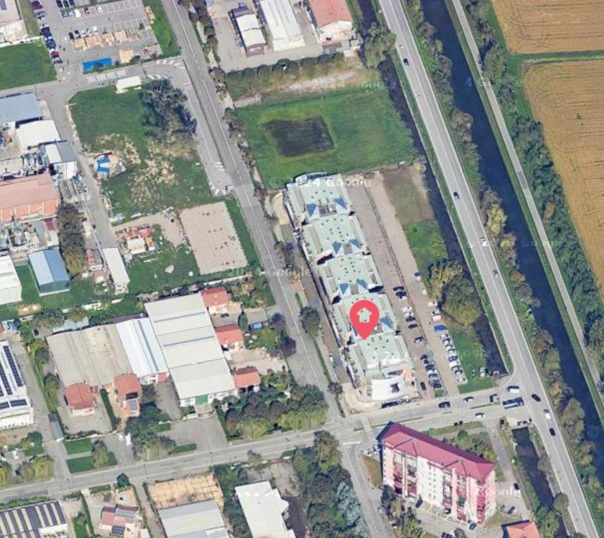 Box/Garage 588mq in vendita a Casarile