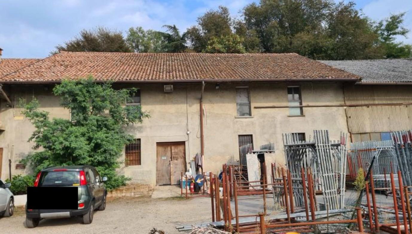 Casa vacanza Bilocale in vendita a Torre d'Isola