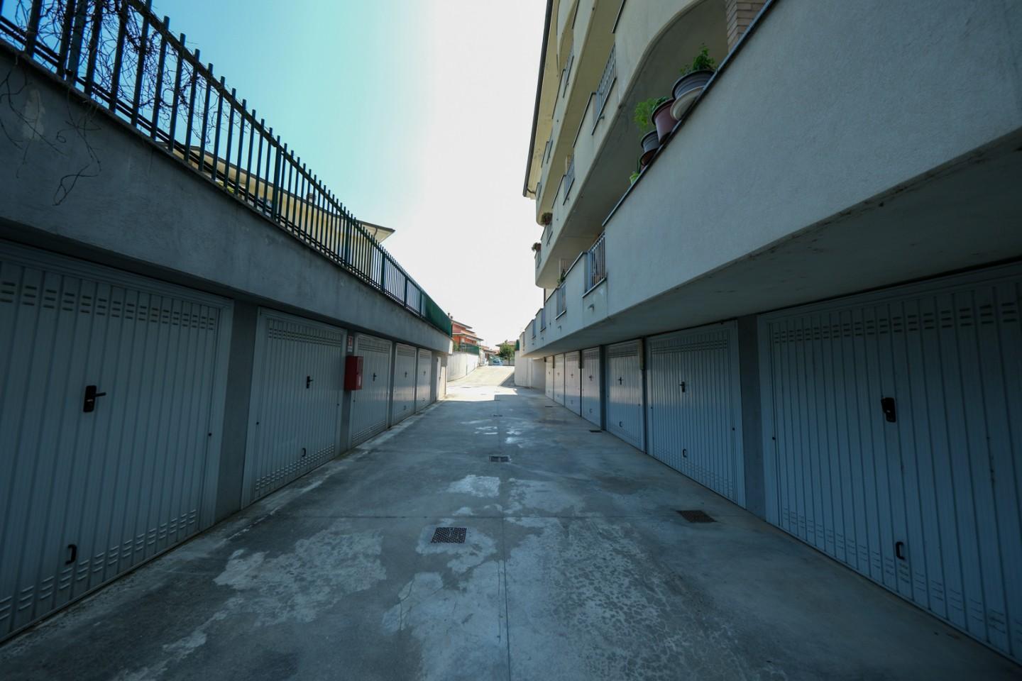 Box/Garage 18mq in vendita a Liscate