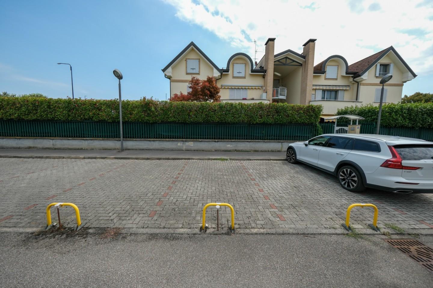 Box/Garage 13mq in vendita a Liscate