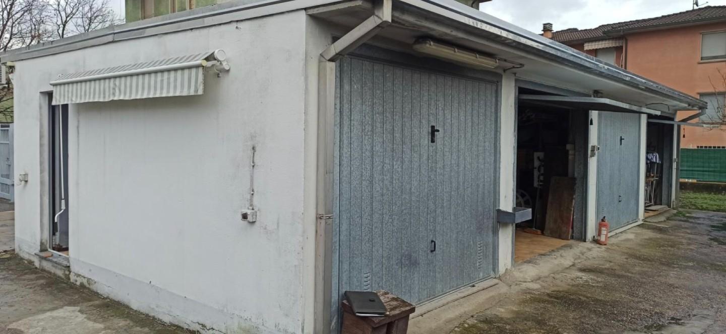 Box/Garage 61mq in vendita a Voghera