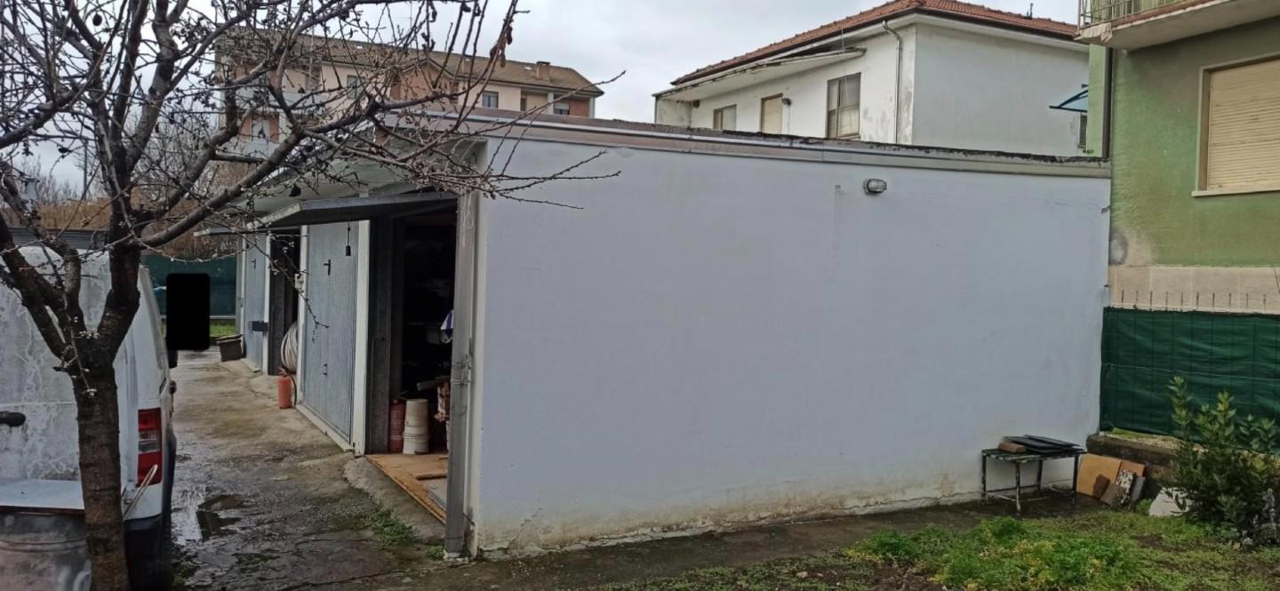 Box/Garage 61mq in vendita a Voghera
