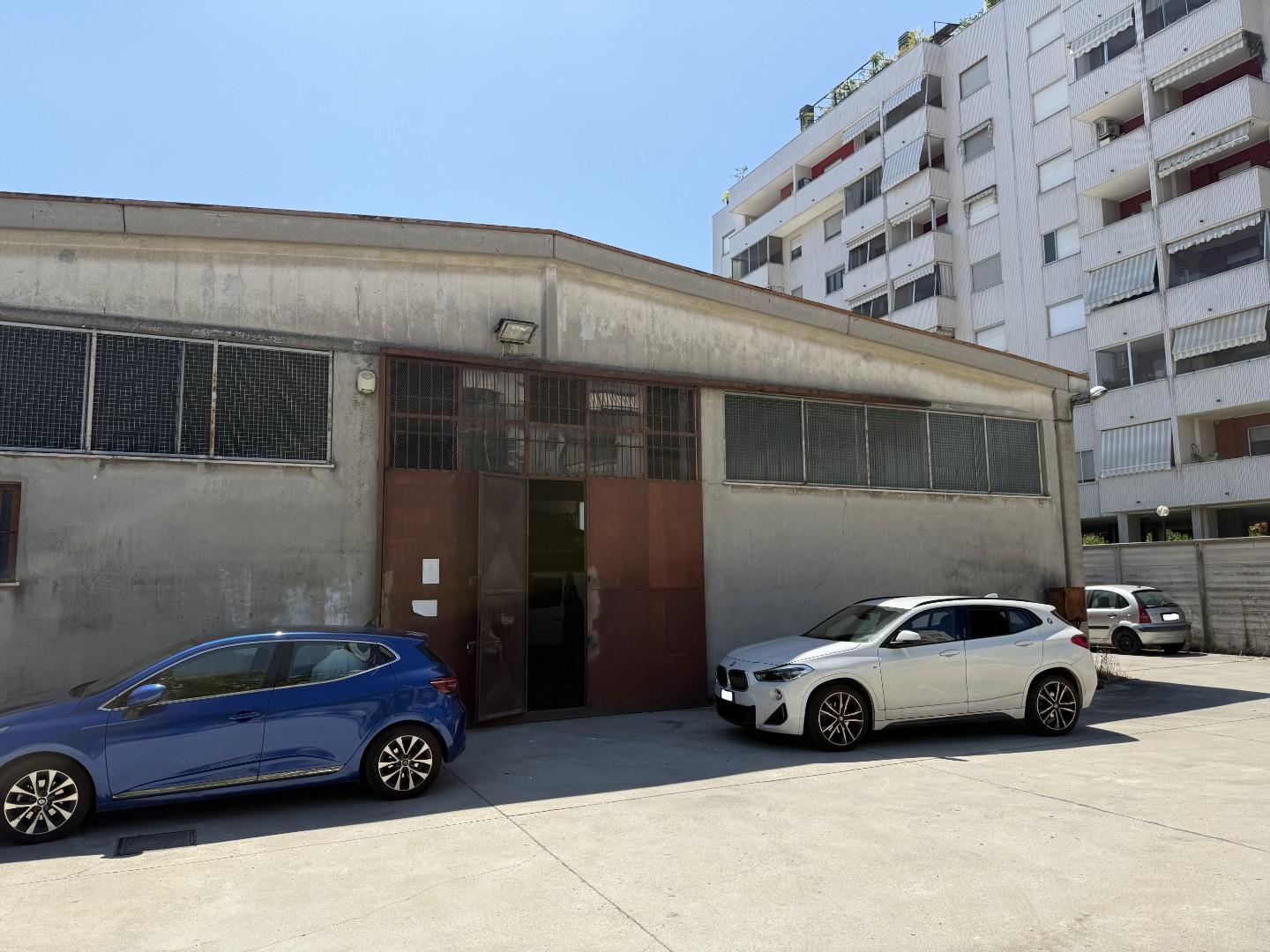 Capannone da ristrutturare a Pieve Emanuele