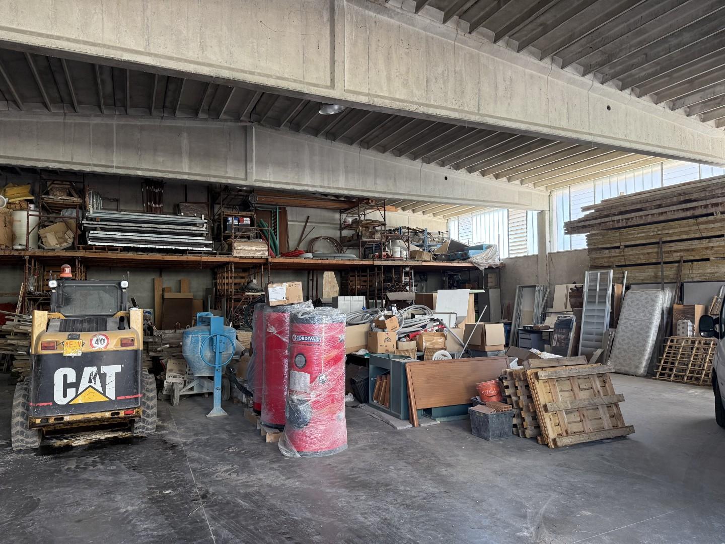 Capannone da ristrutturare a Pieve Emanuele