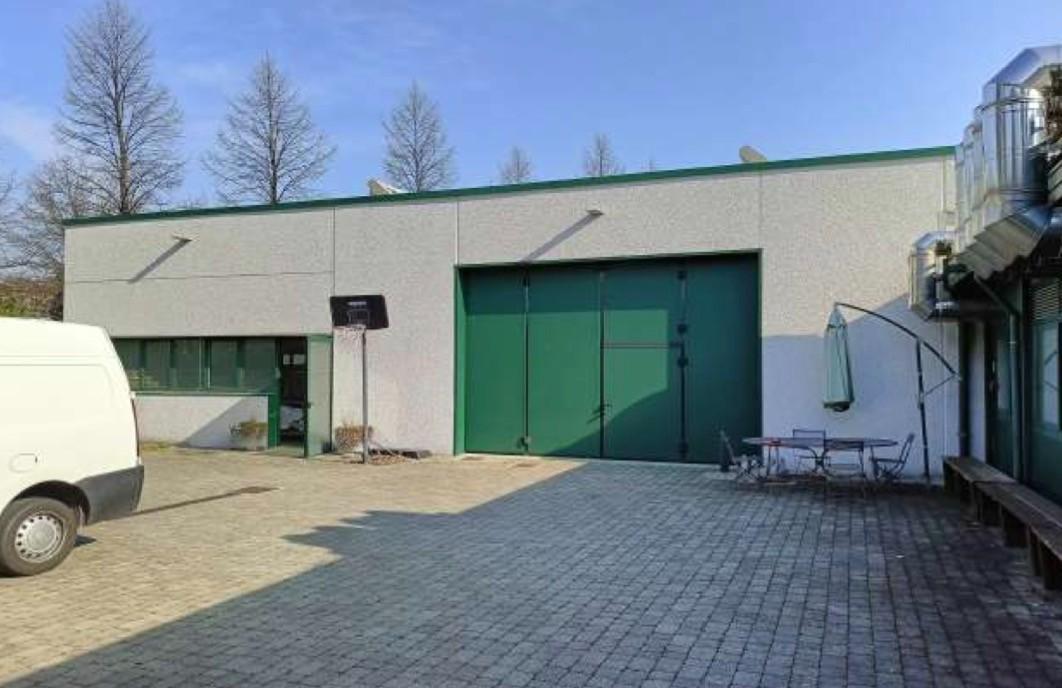 Capannone in vendita a Legnano