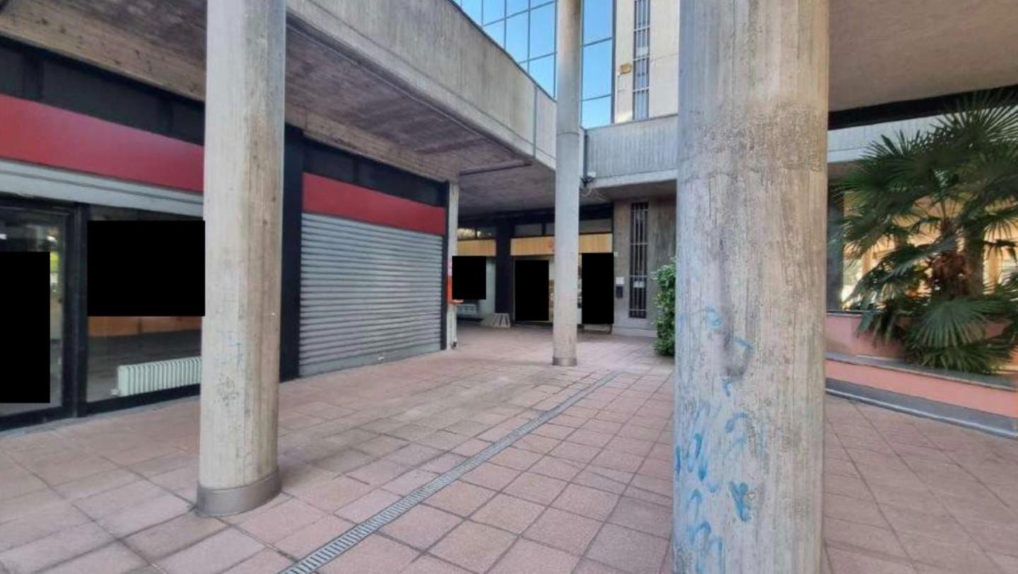 Negozio in vendita a Legnano