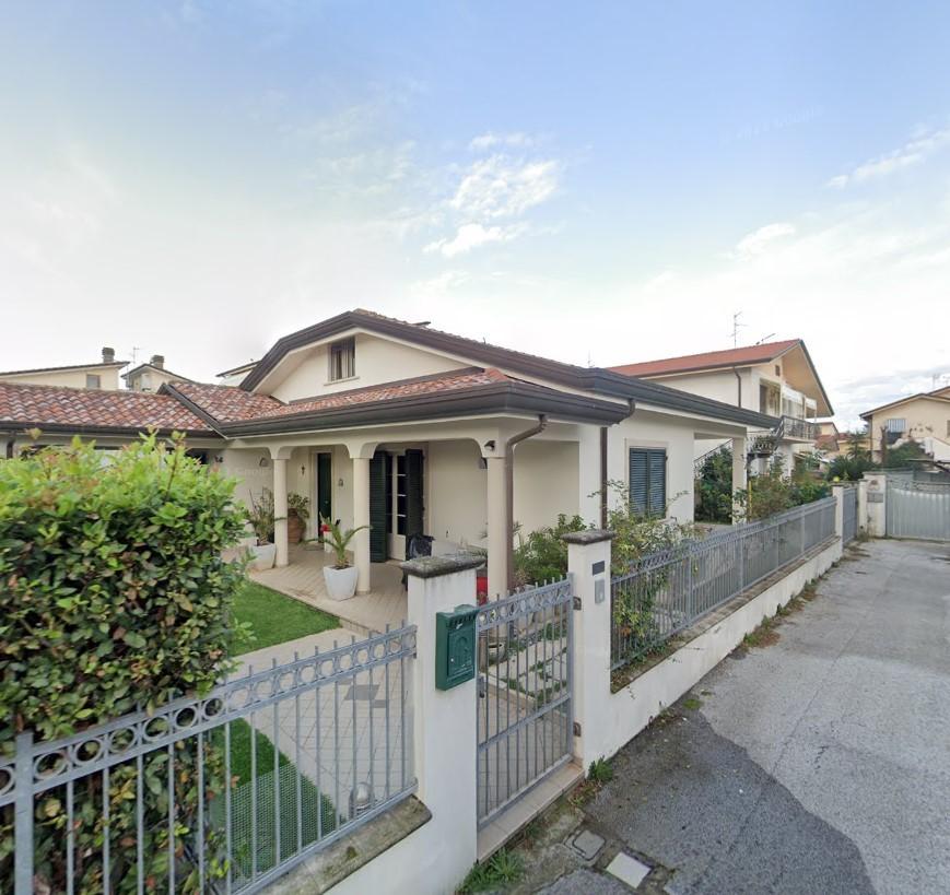 Quadrilocale in vendita, Viareggio torre del lago puccini