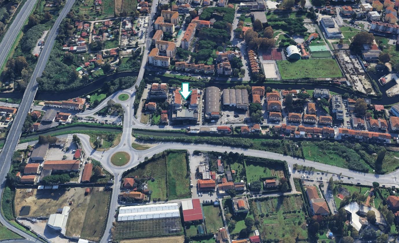 Locale commerciale da ristrutturare a Viareggio