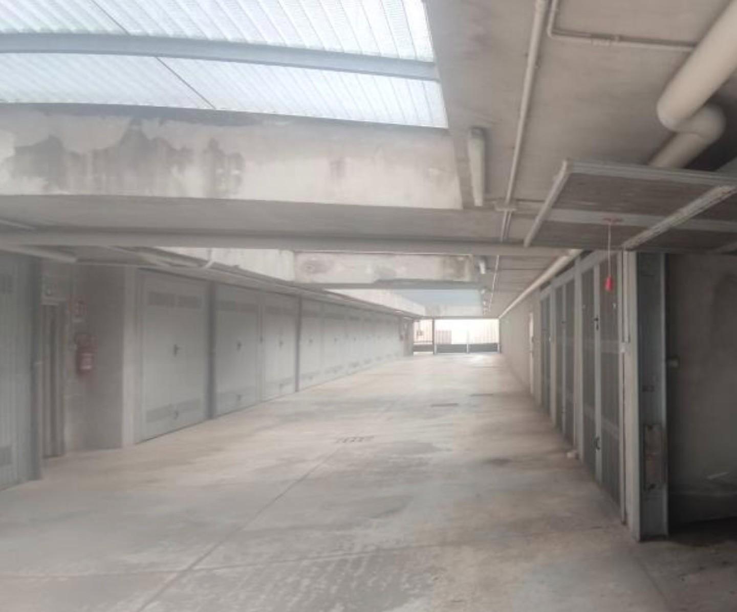 Box/Garage 24mq in vendita a Garbagnate Milanese