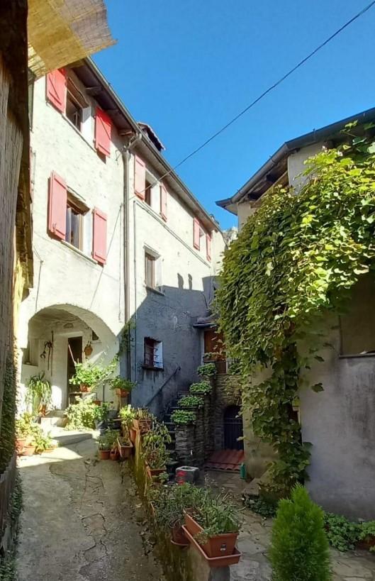 Quadrilocale da ristrutturare, Stazzema levigliani