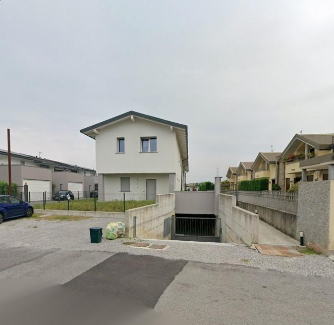Box/Garage 20mq in vendita a Sulbiate