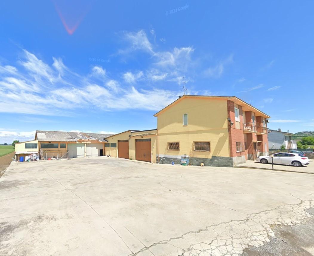 Capannone in vendita a Corvino San Quirico