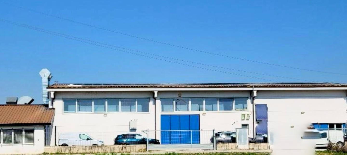 Capannone in vendita a Casei Gerola