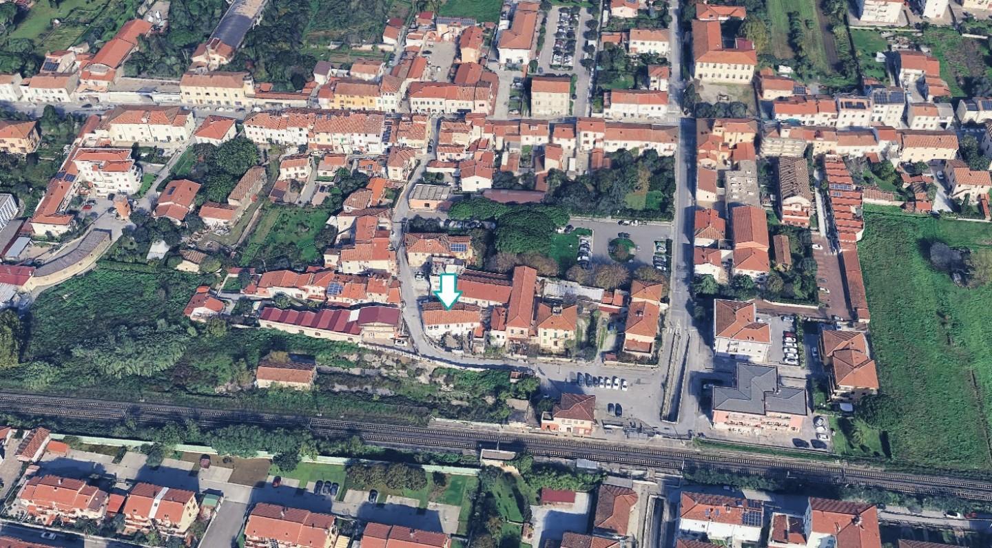 Quadrilocale da ristrutturare a Cascina