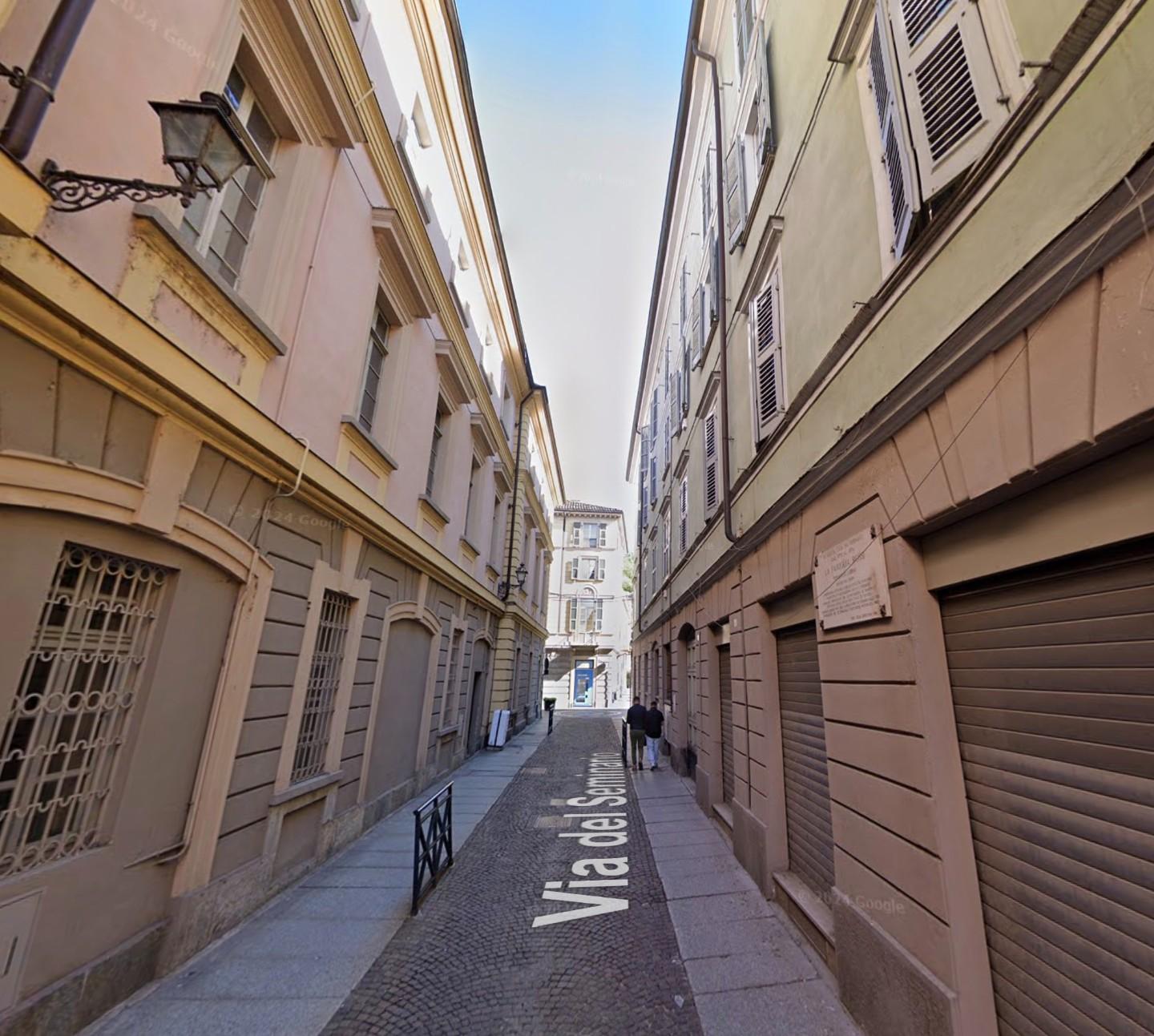 Casa vacanza 5 Locali o pi� in vendita a Tortona