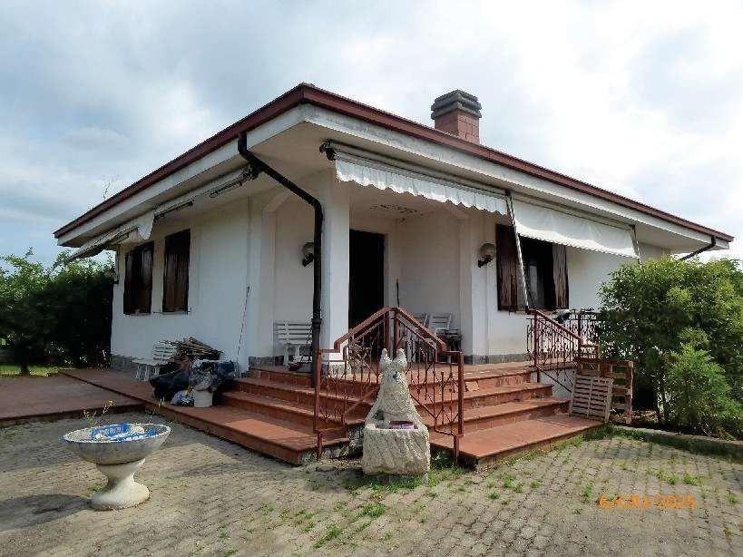 Villa in vendita a Pietra Marazzi