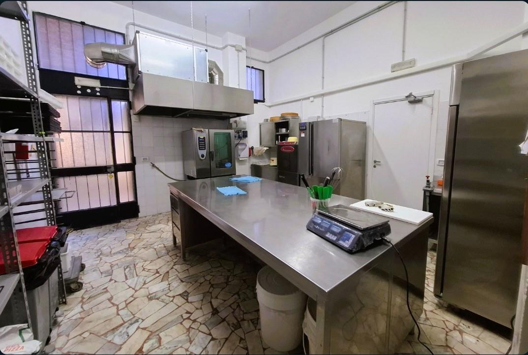 Negozio in vendita a Alessandria