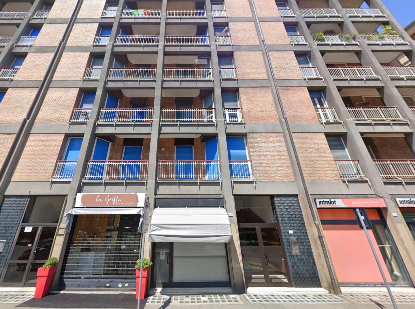 Negozio in vendita a Alessandria