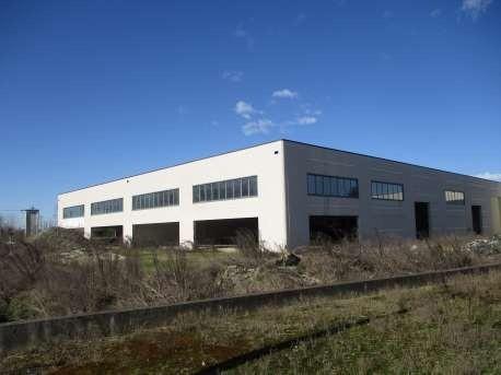 Capannone in vendita a Sale