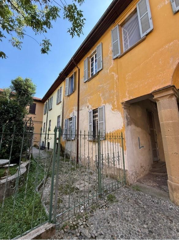 Trilocale da ristrutturare a Aicurzio