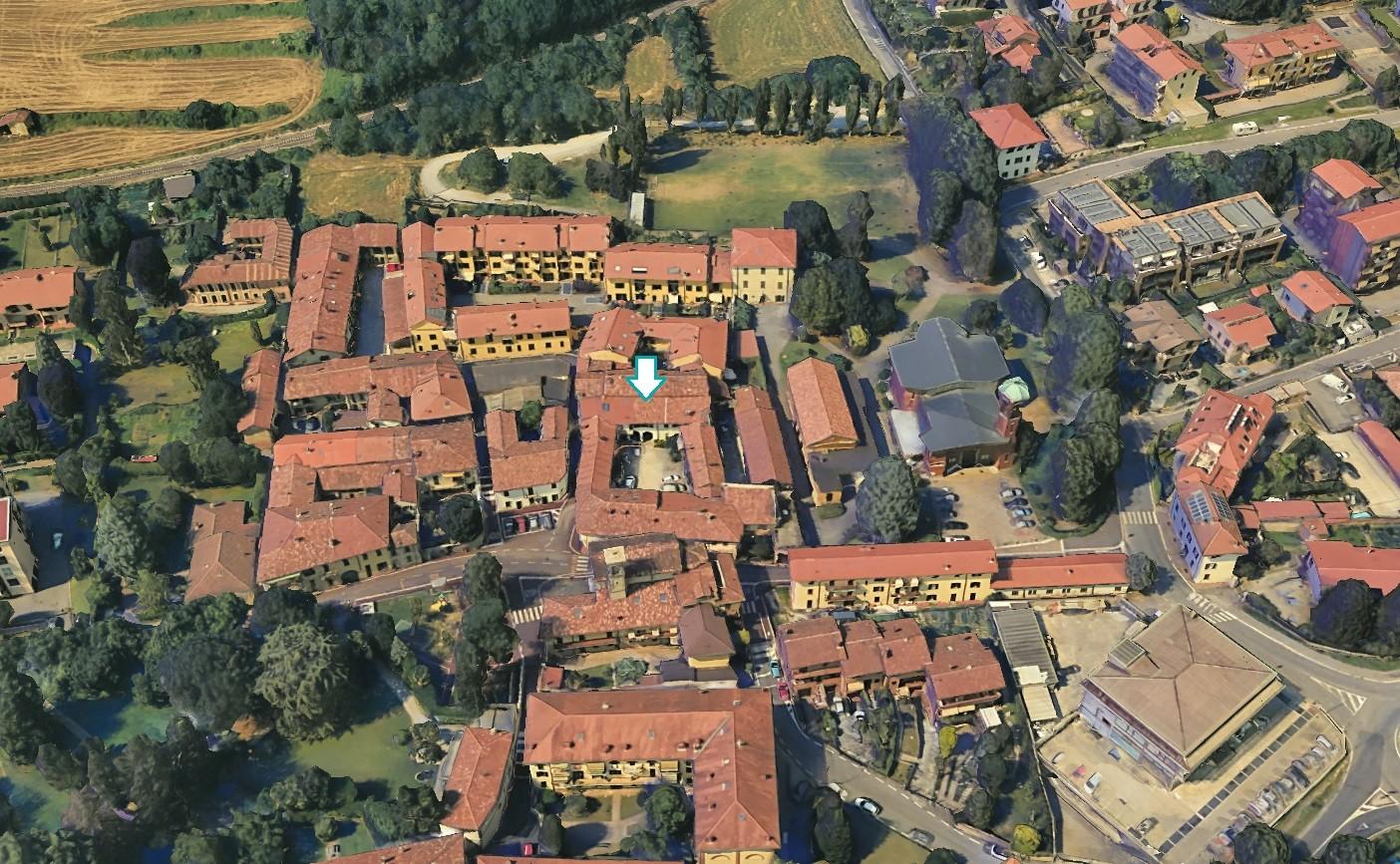 Trilocale da ristrutturare a Besana in Brianza