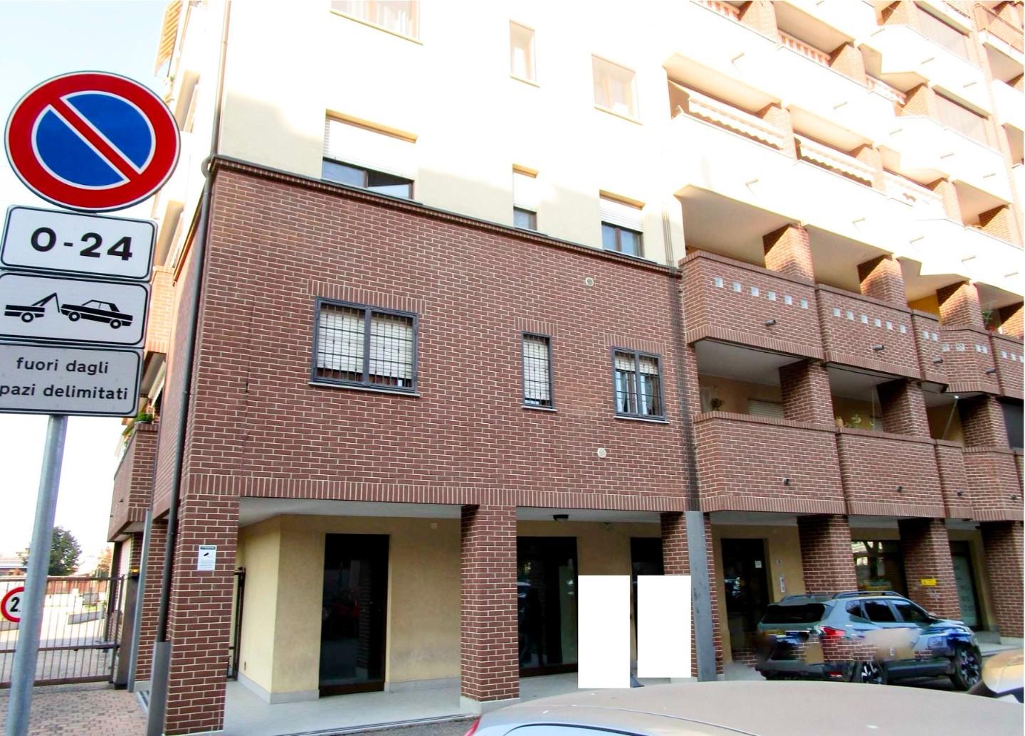 Negozio in vendita a Cologno Monzese