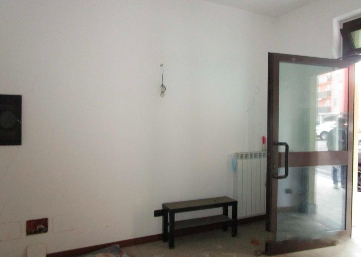 Negozio in vendita a Cologno Monzese