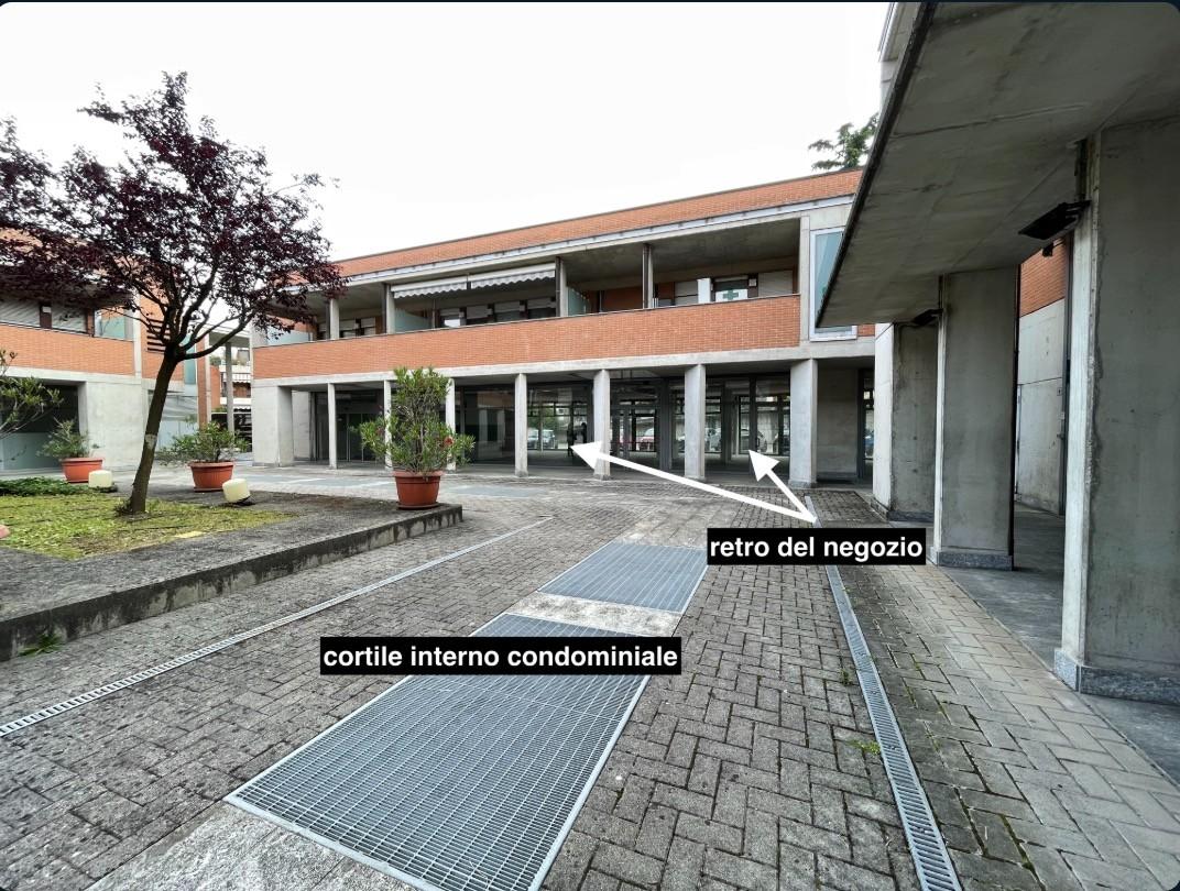 Negozio in vendita a Renate