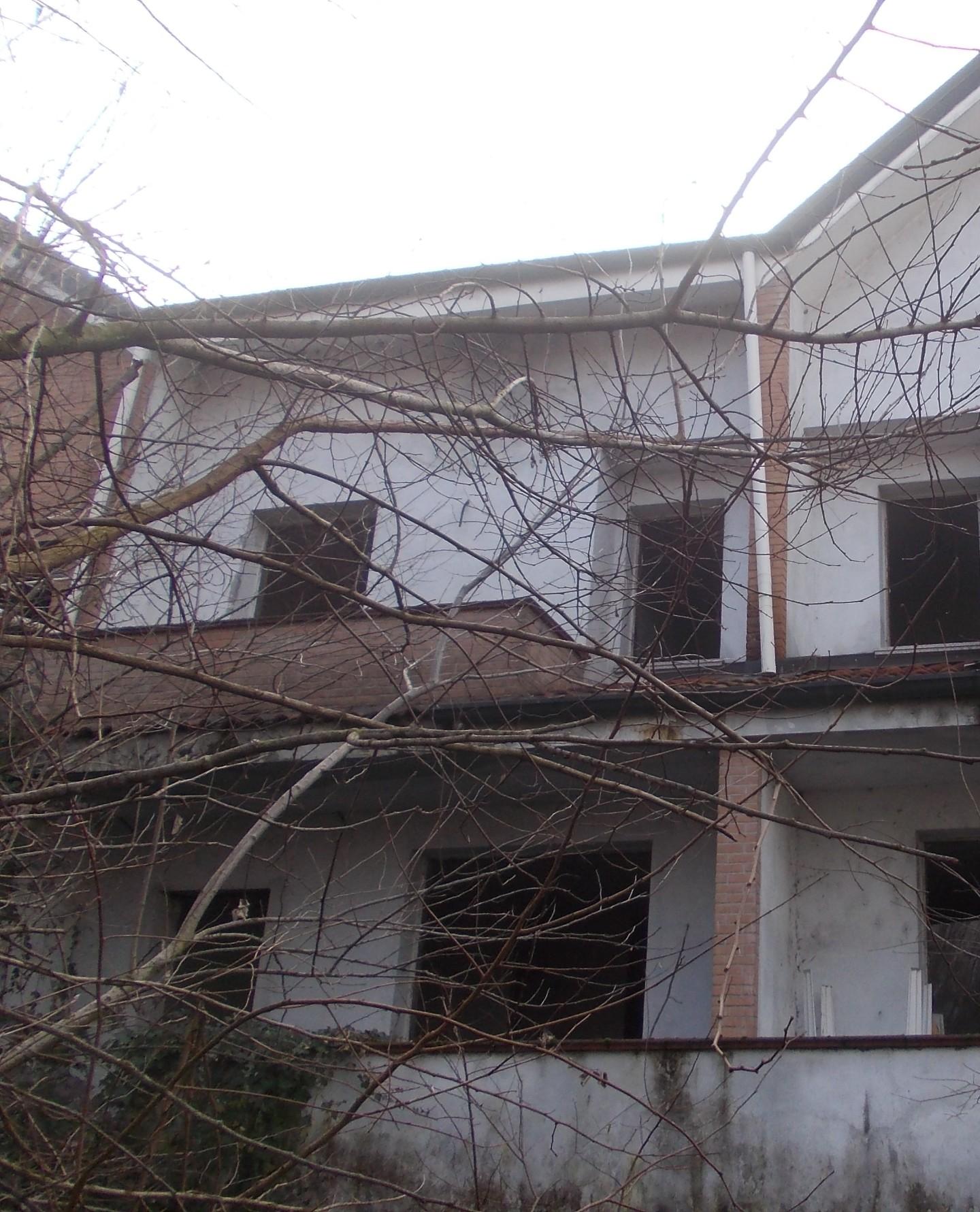 Villa da ristrutturare a Assago