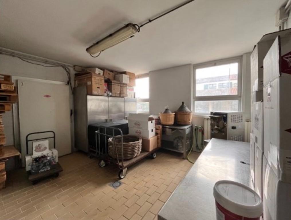 Capannone in vendita a Cesate