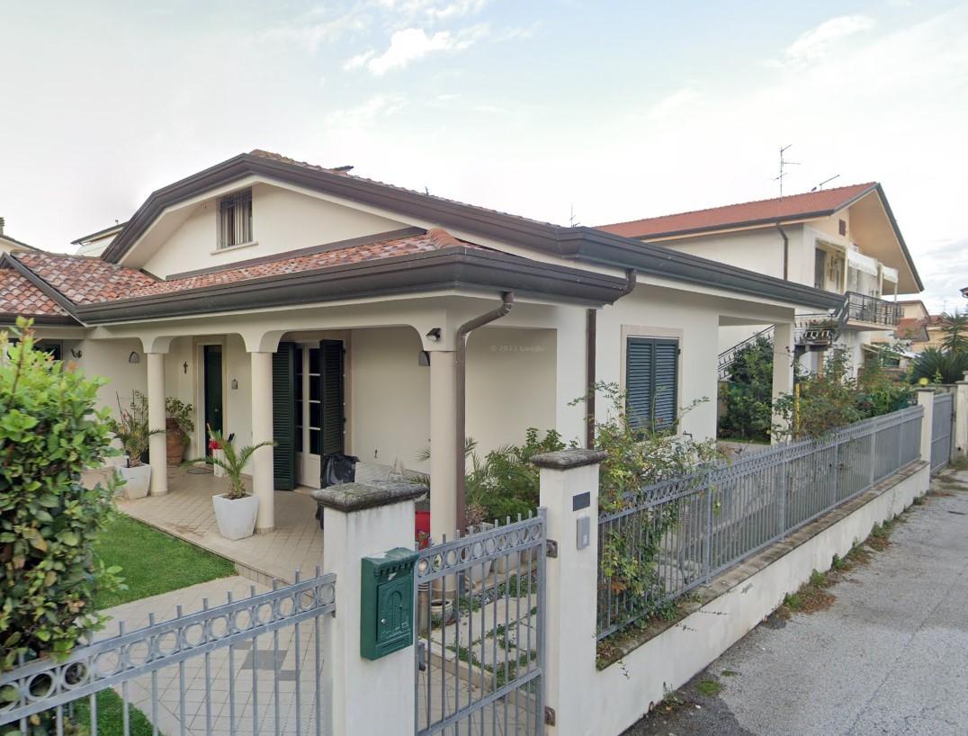 Villa in vendita, Viareggio torre del lago puccini
