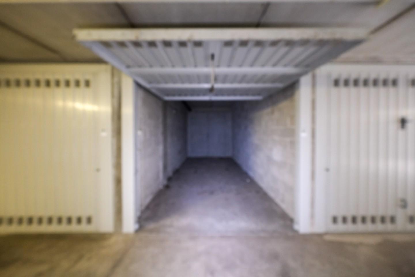 Box/Garage 18mq in vendita, Peschiera Borromeo bettola