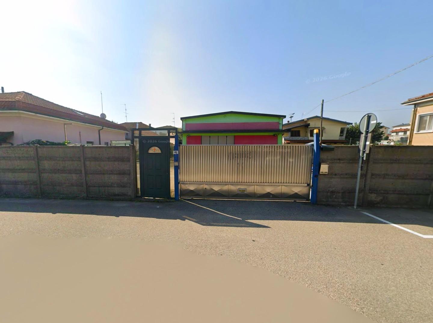 Capannone in vendita a Busto Arsizio