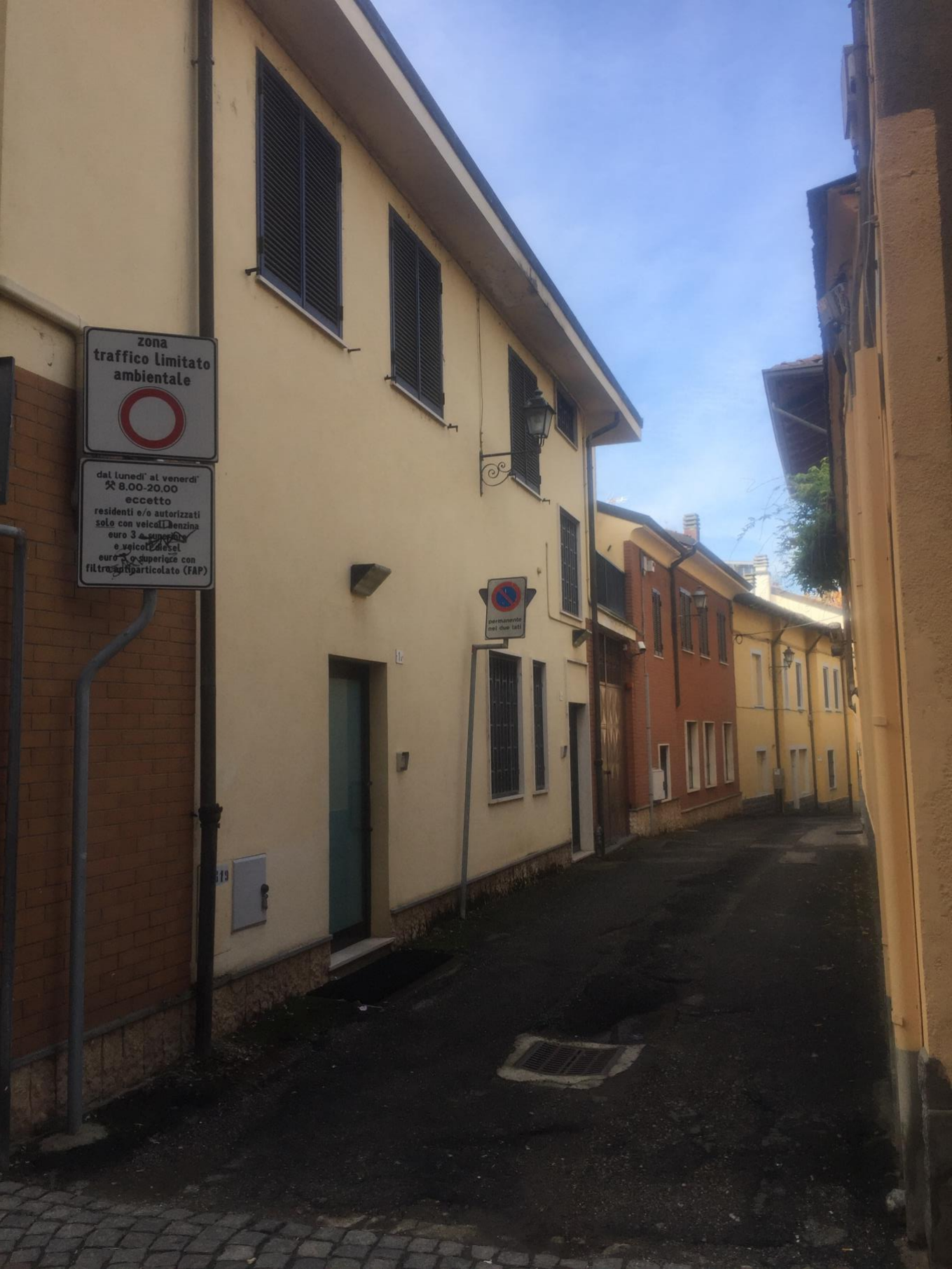 Negozio in vendita a Valenza