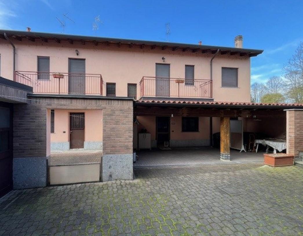 Quadrilocale in vendita a Lacchiarella