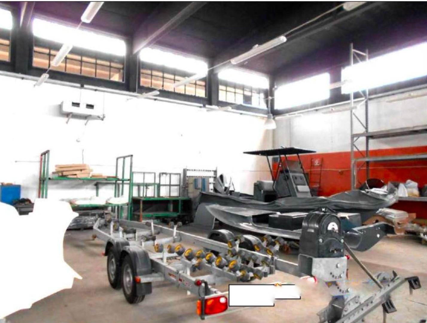 Capannone in vendita a Casteggio