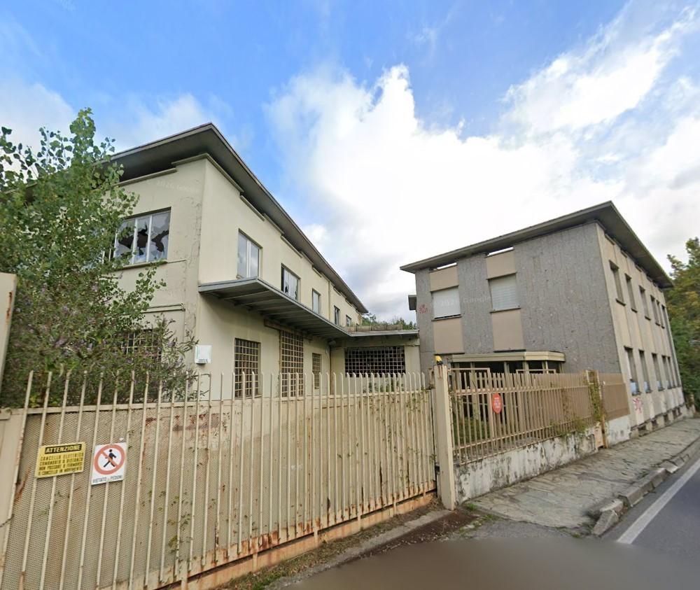 Capannone da ristrutturare a Besana in Brianza