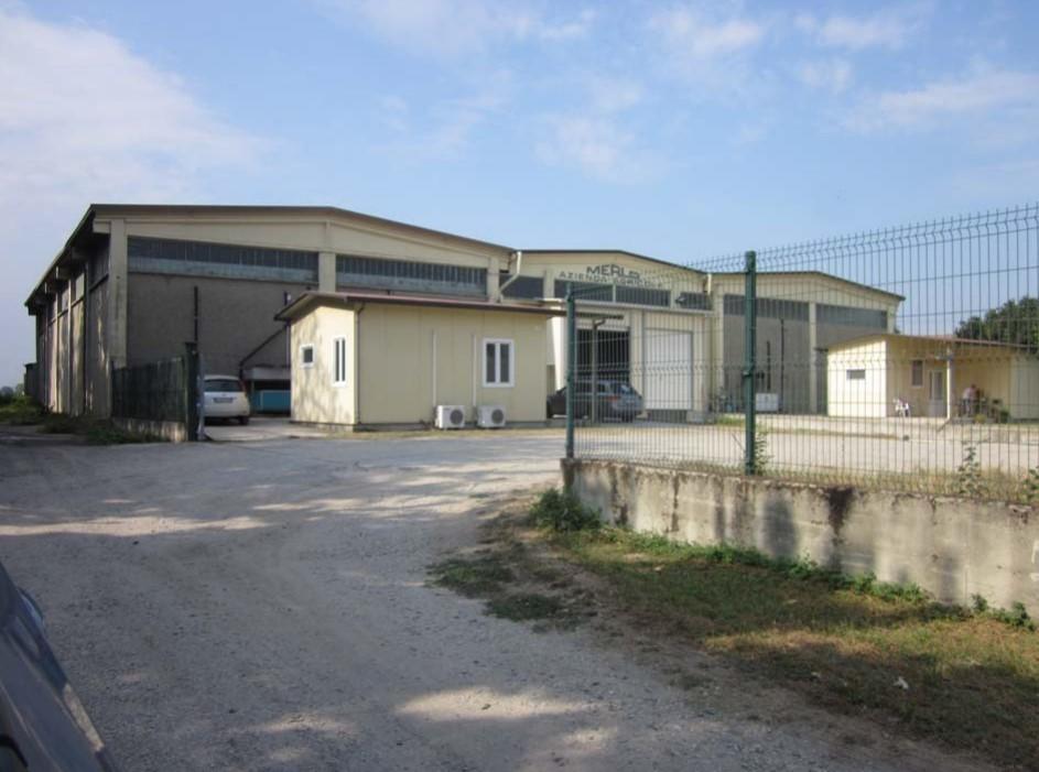 Capannone da ristrutturare, Voghera campoferro