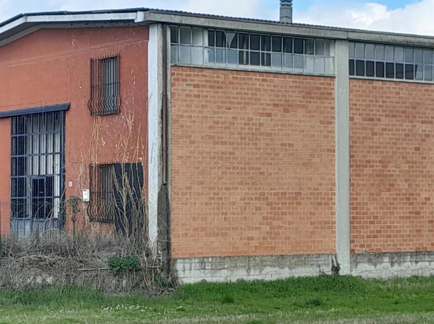 Capannone in vendita a Pinarolo Po