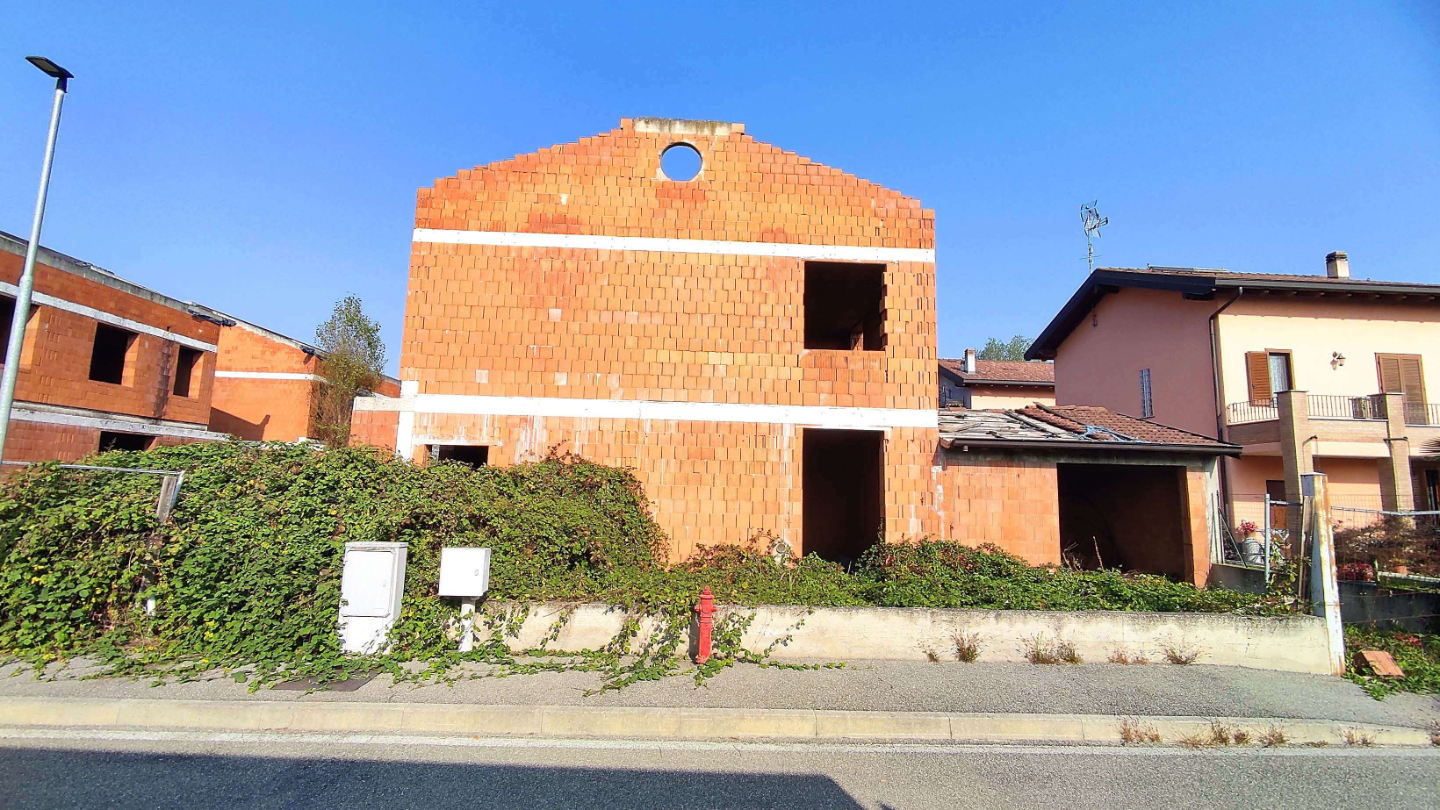 Casa indipendente in vendita a Trovo