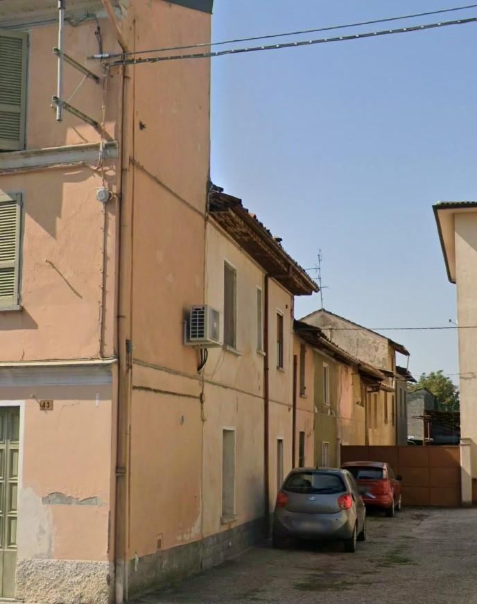 Quadrilocale da ristrutturare a Pieve Porto Morone