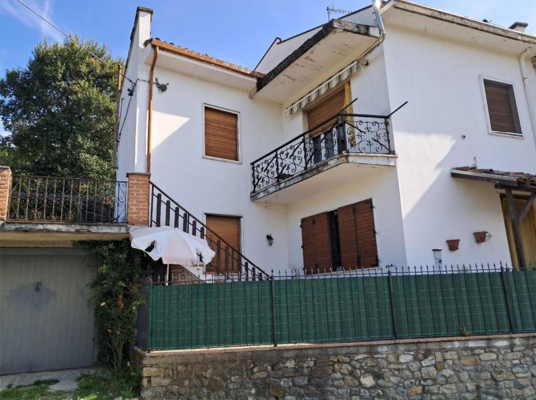 Appartamento in vendita a Godiasco