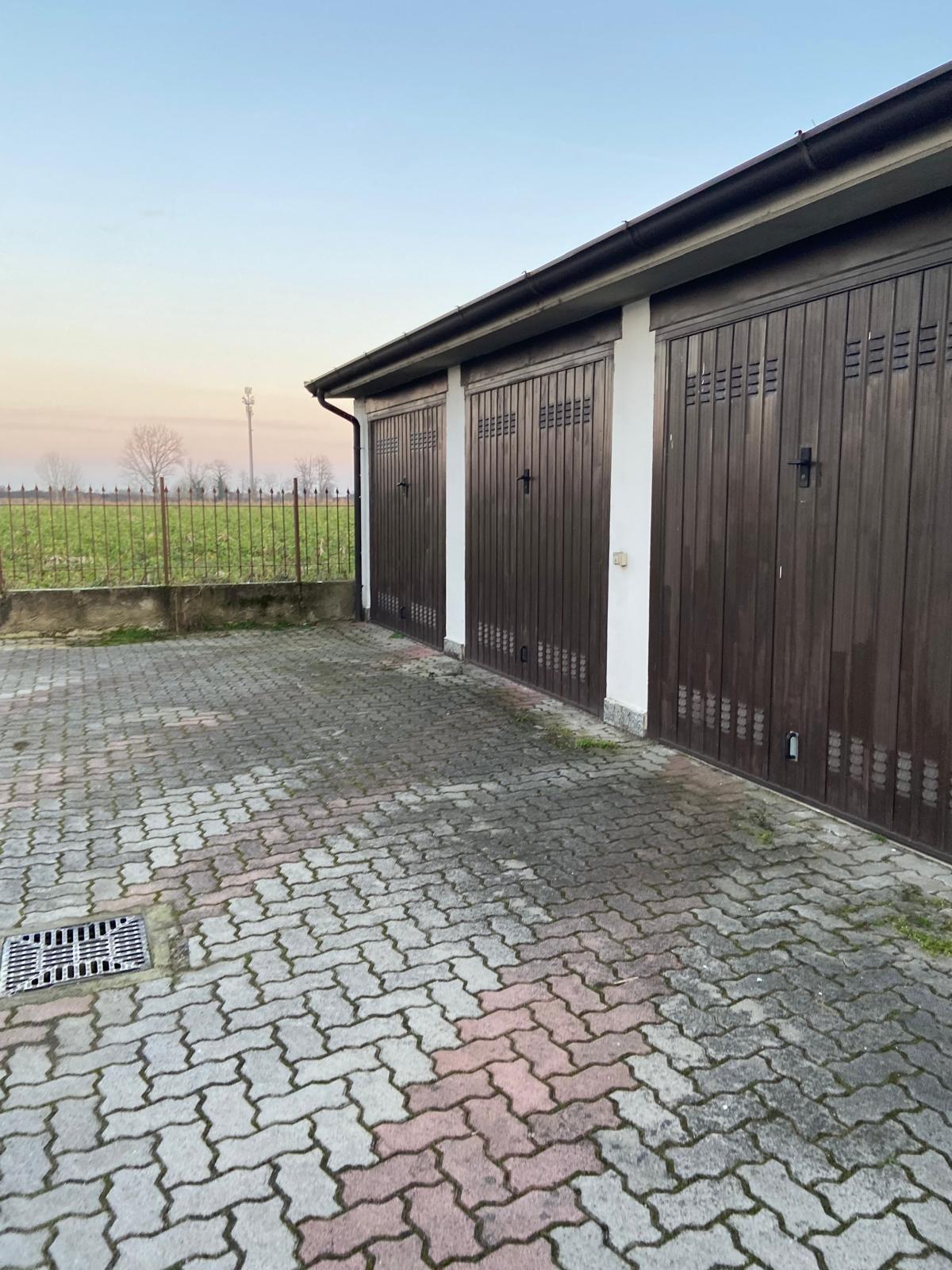 Box/Garage 16mq in vendita a Torrevecchia Pia