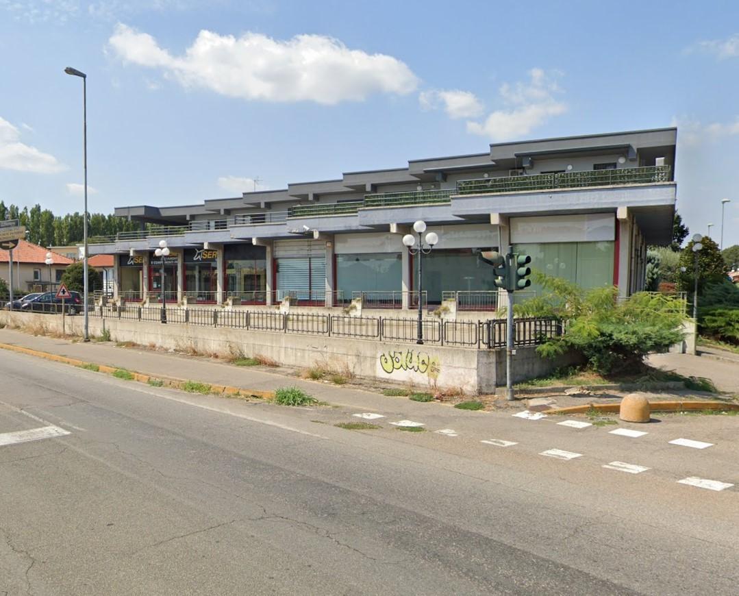 Negozio da ristrutturare a Bareggio