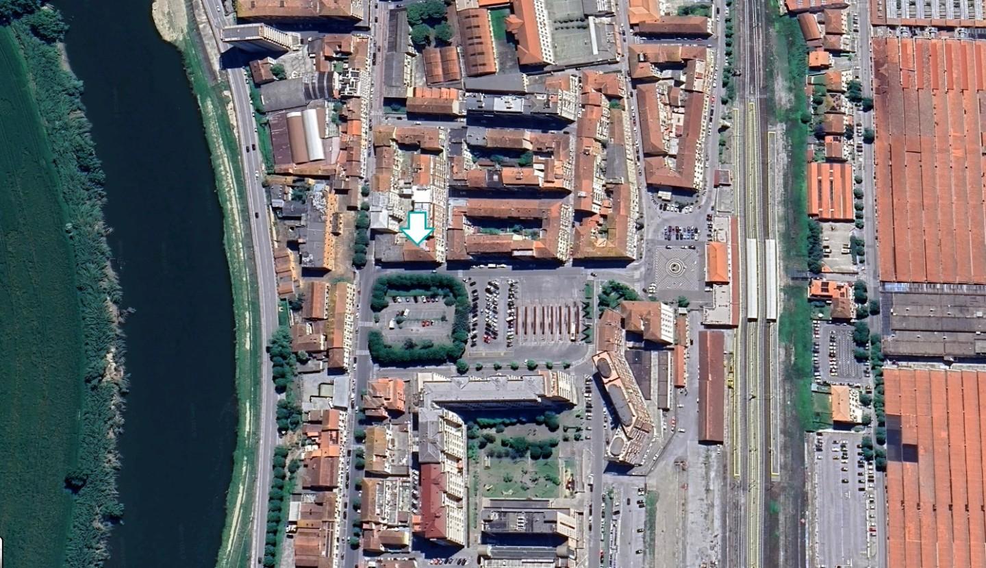 Box/Garage 42mq in vendita a Pontedera