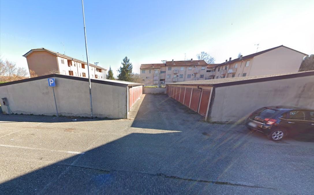 Box/Garage 14mq in vendita a Maleo