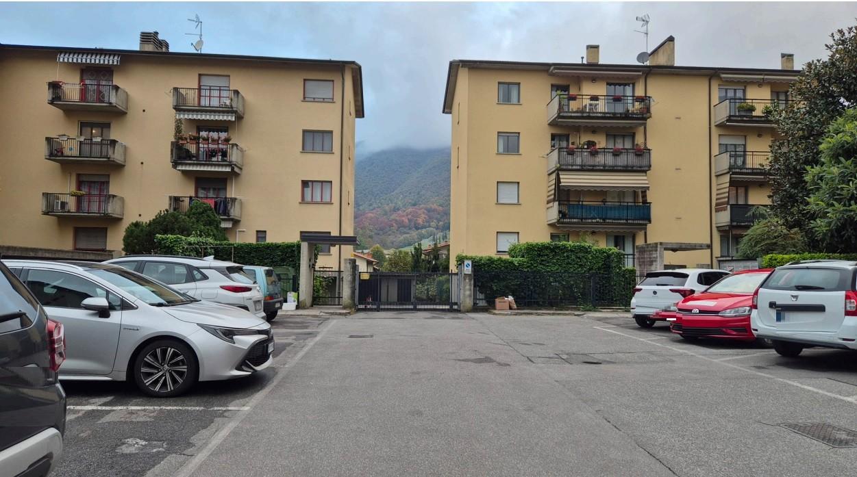 Quadrilocale in vendita a Alzano Lombardo