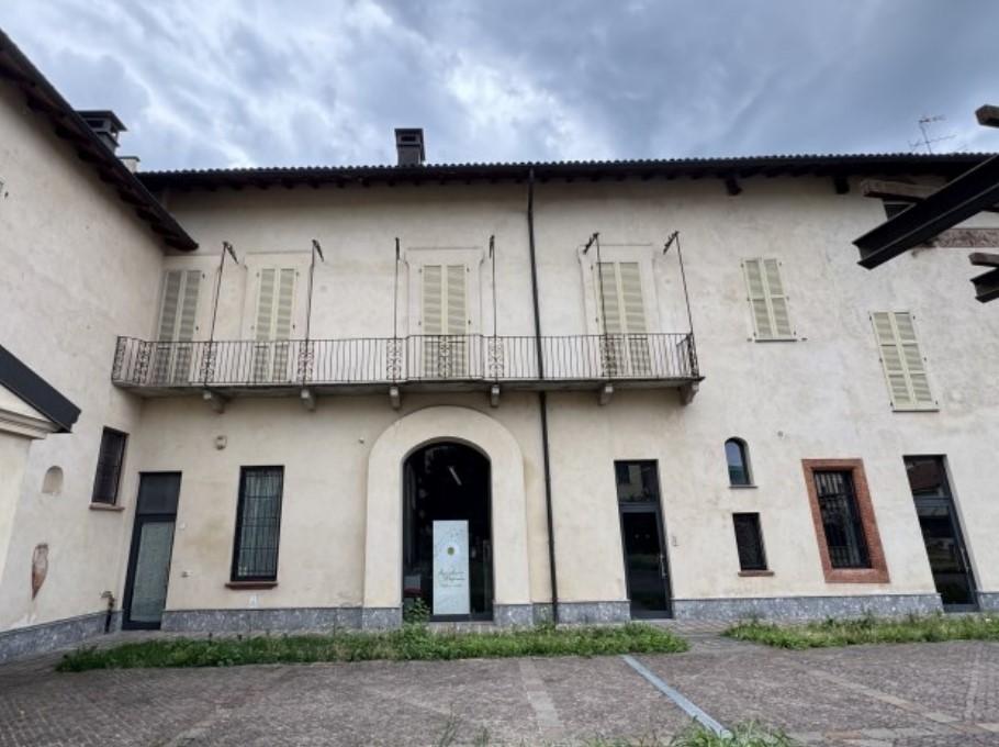 Quadrilocale in vendita a Locate di Triulzi