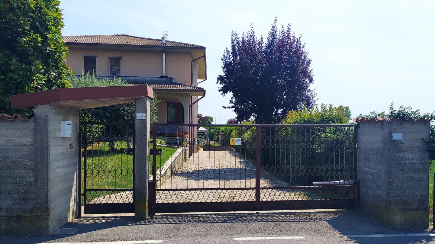 Quadrilocale in vendita a Urgnano